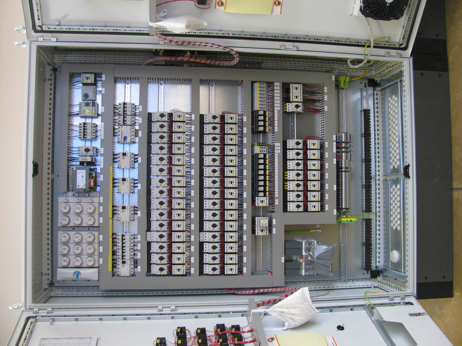 Control cabinet UV788 vent/feed/egg coll/alarm